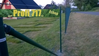 MONTÁŽ Betonování sloupků a vzpěr včetně betonu a dopravy betonu cena za Ks